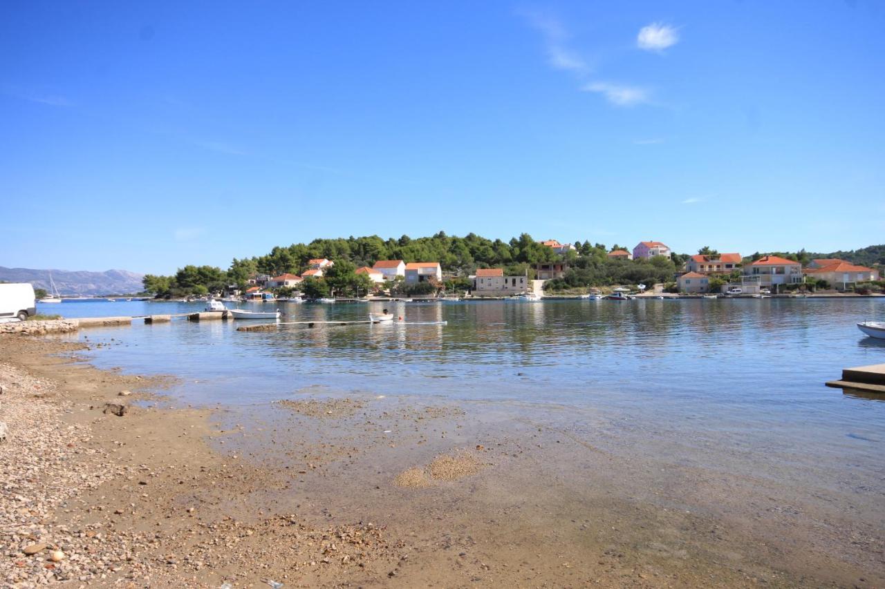 Rooms With A Parking Space Lumbarda, Korcula - 4436 Exterior photo